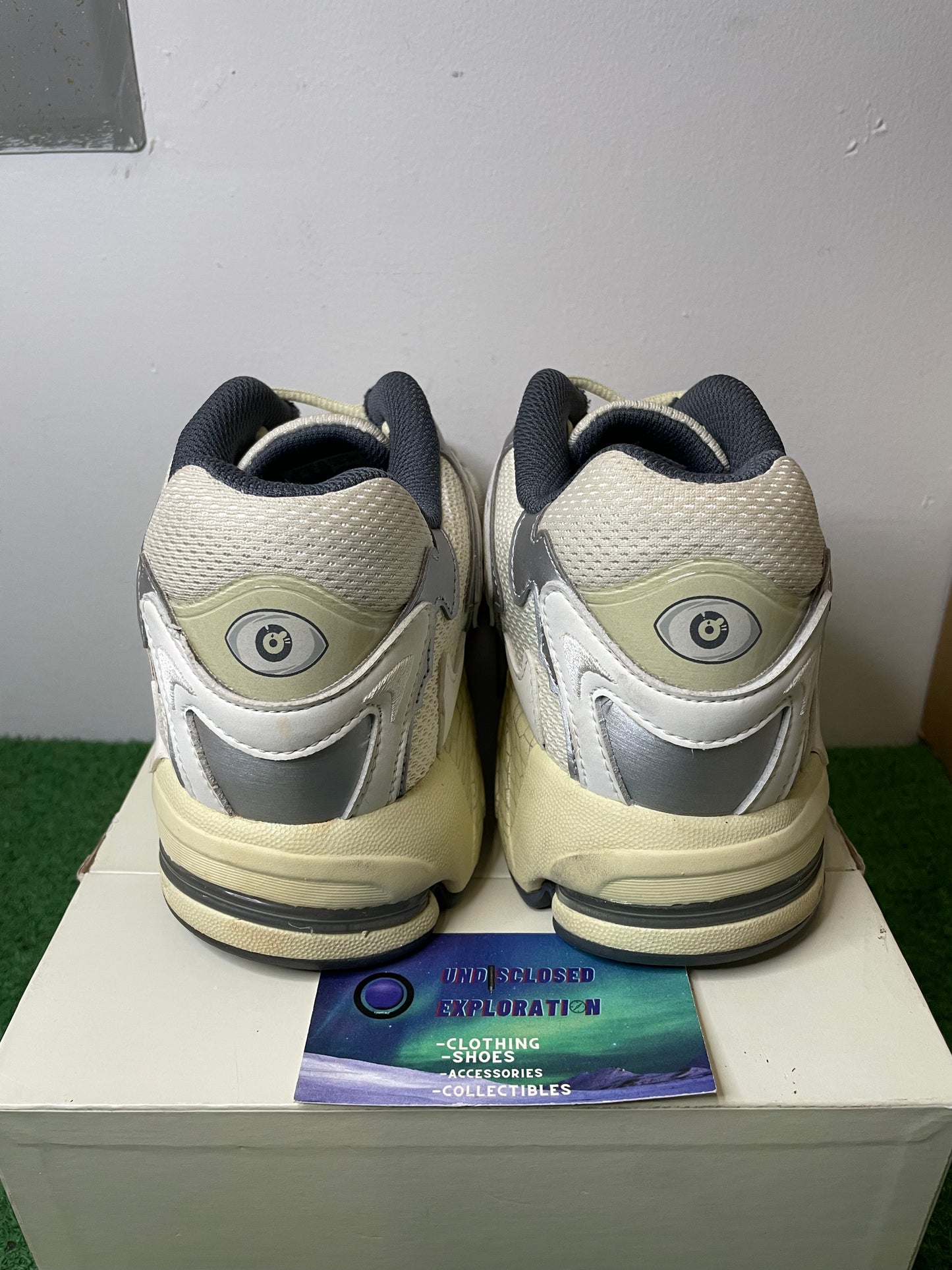 Adidas response CL Bad Bunny size 8.5men/10women