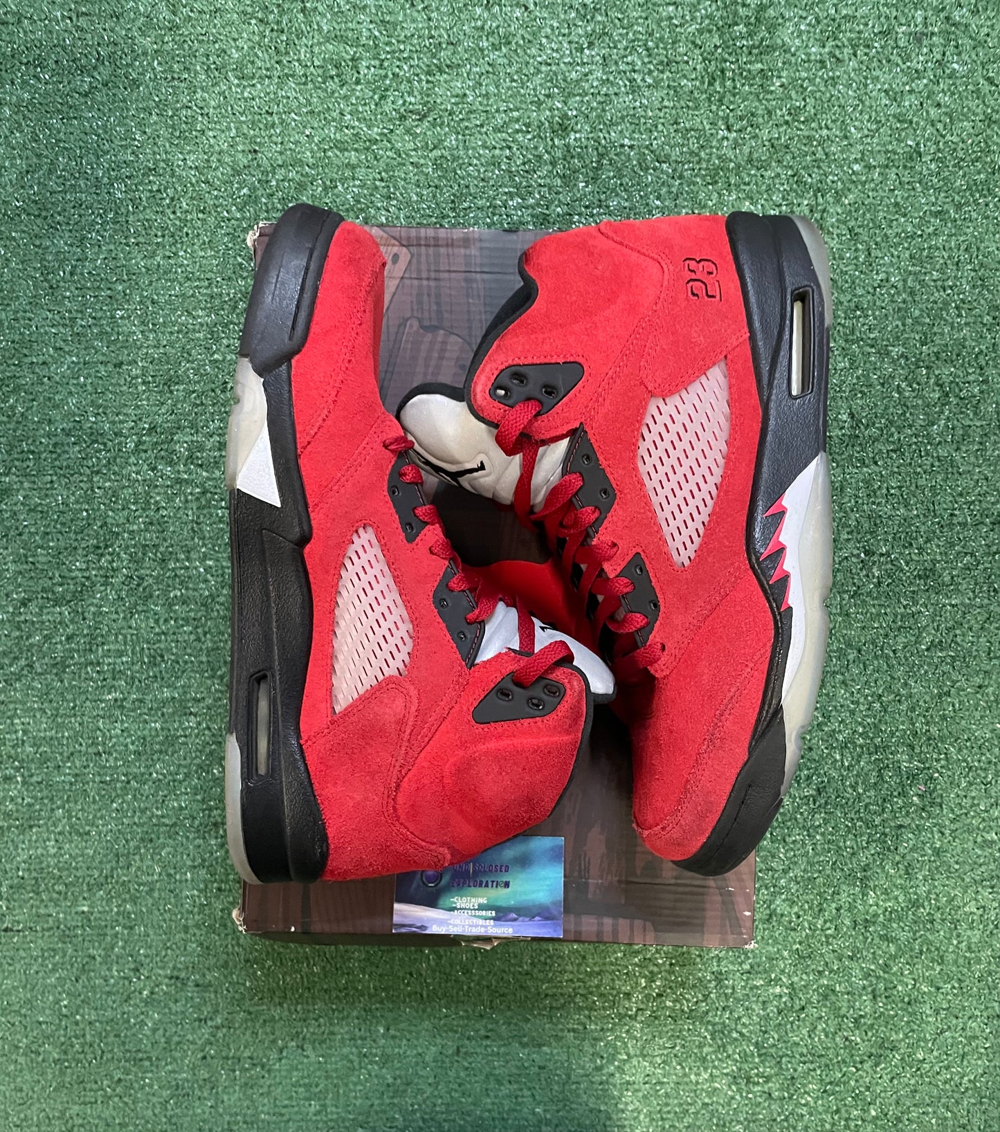 Air Jordan 5 raging bull size 11men/12.5women