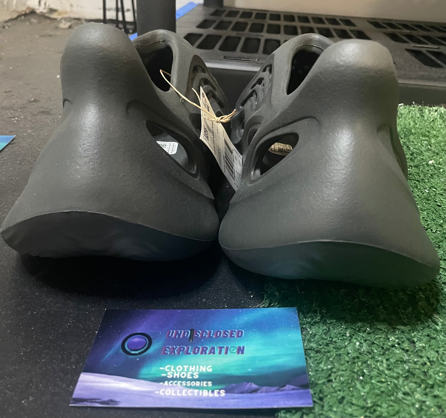 Adidas Yeezy foam RNR carbon