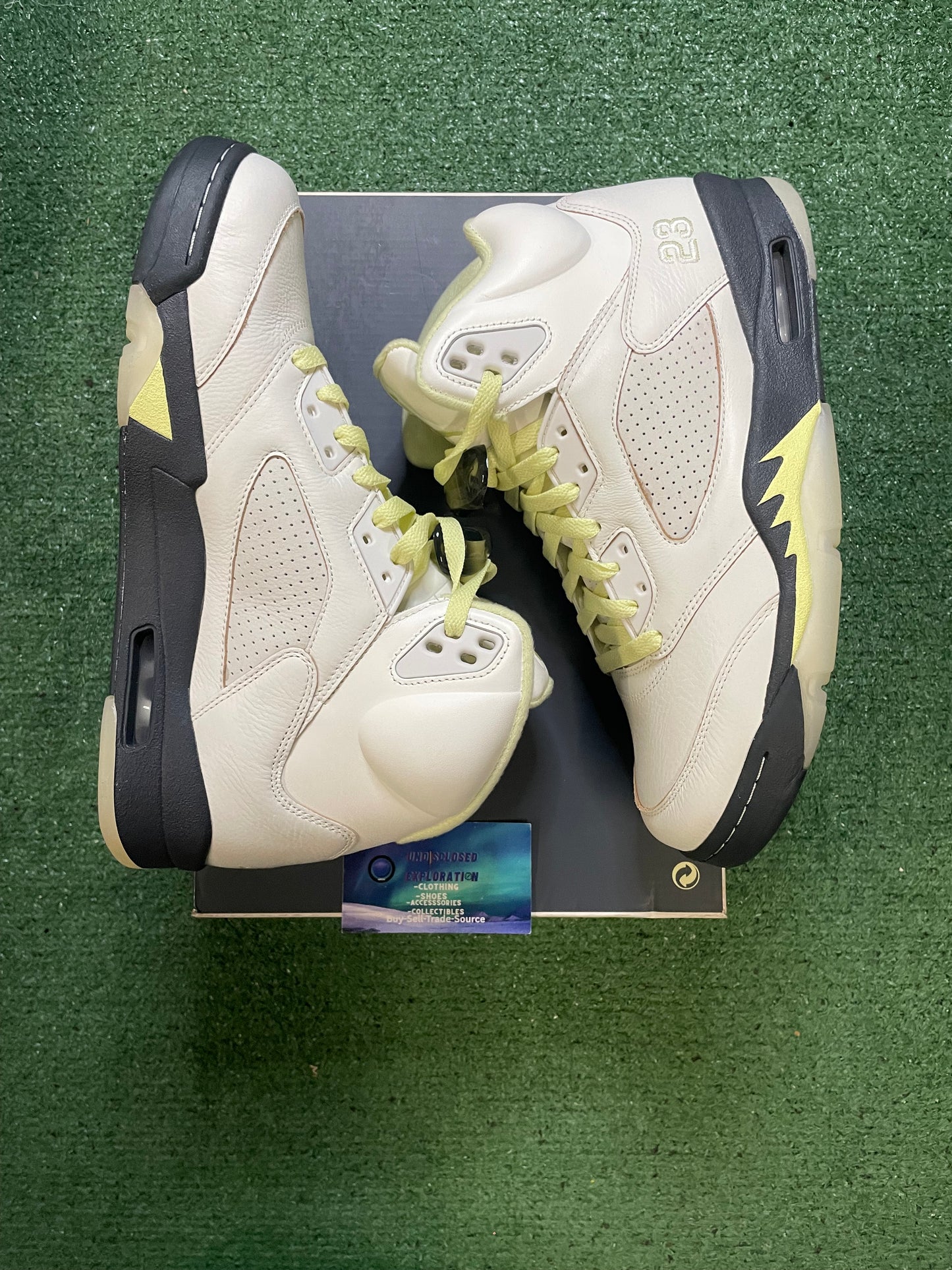 Air Jordan 5 luminous green size 10men/11.5women