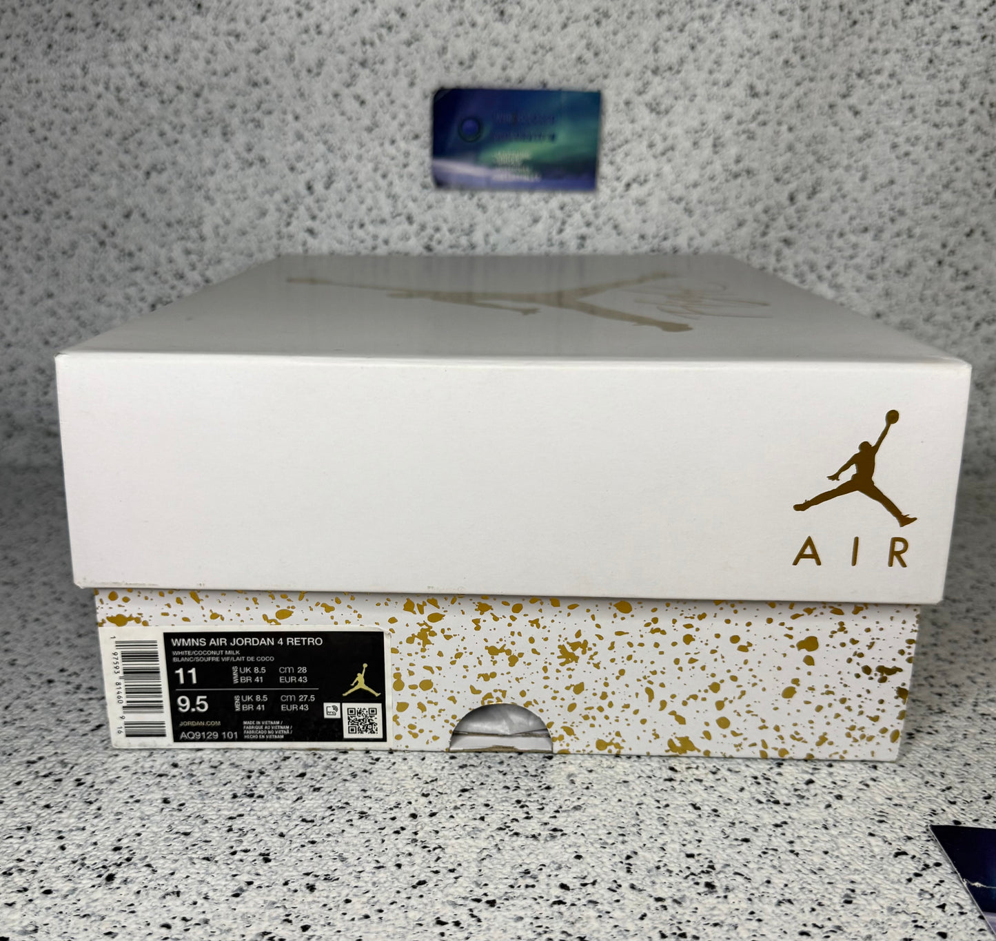 Jordan 4 Sulfur 9.5 Men/11 Women “Preowned”