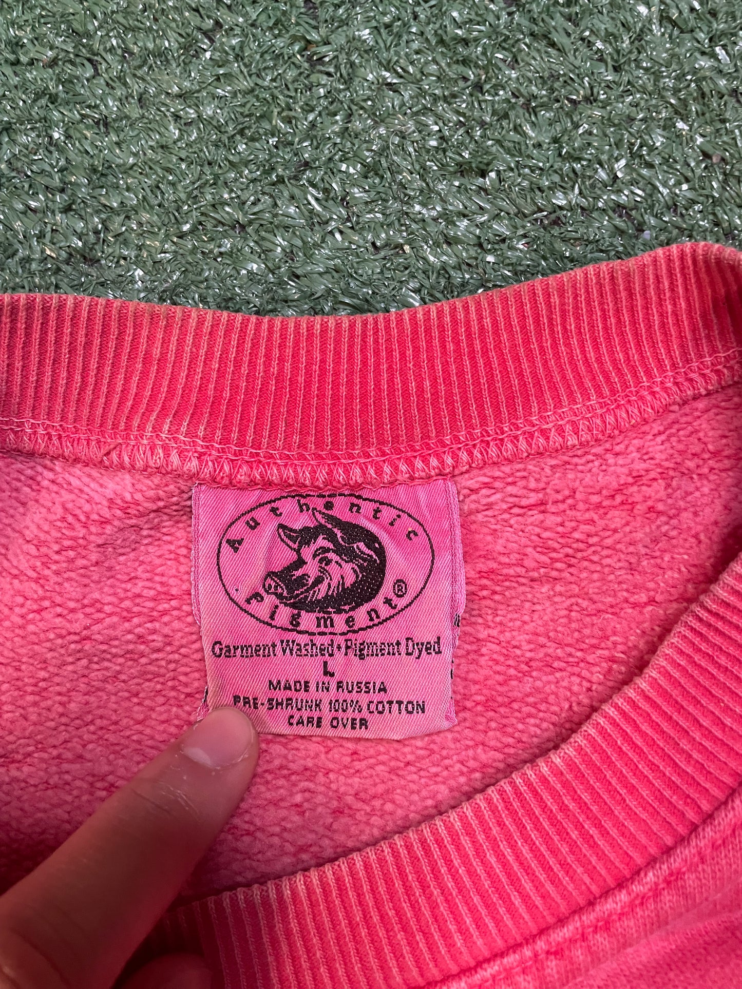 Vintage 1990s Cragun’s embroidered red crewneck