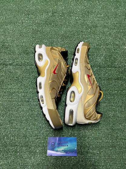 Nike Air Max Plus Metallic Gold size 9.5men/11women