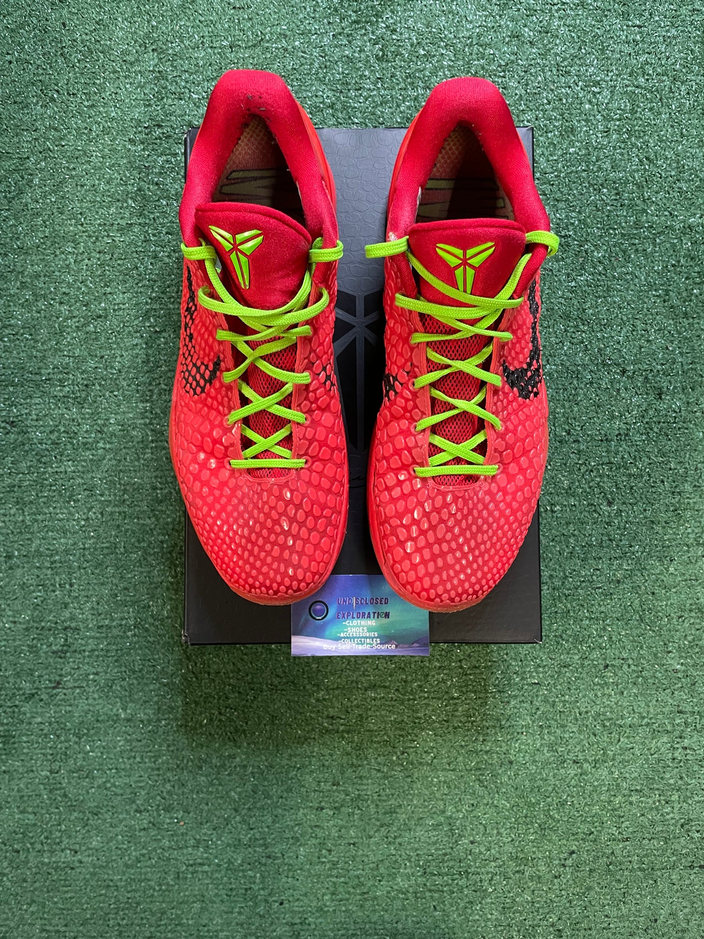 Kobe VI 6 reverse grinches size 10men/11.5women