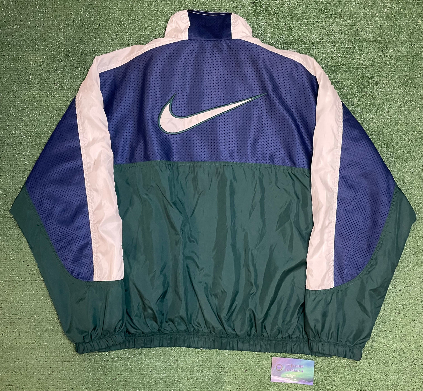 Vintage 1990s Nike big swoosh windbreaker