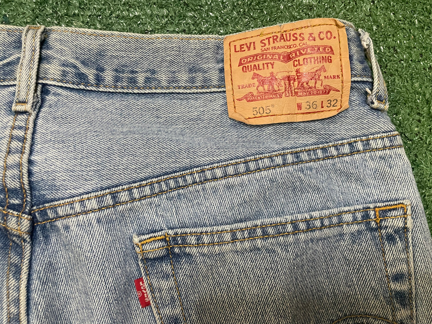 Levi light wash 505 jeans