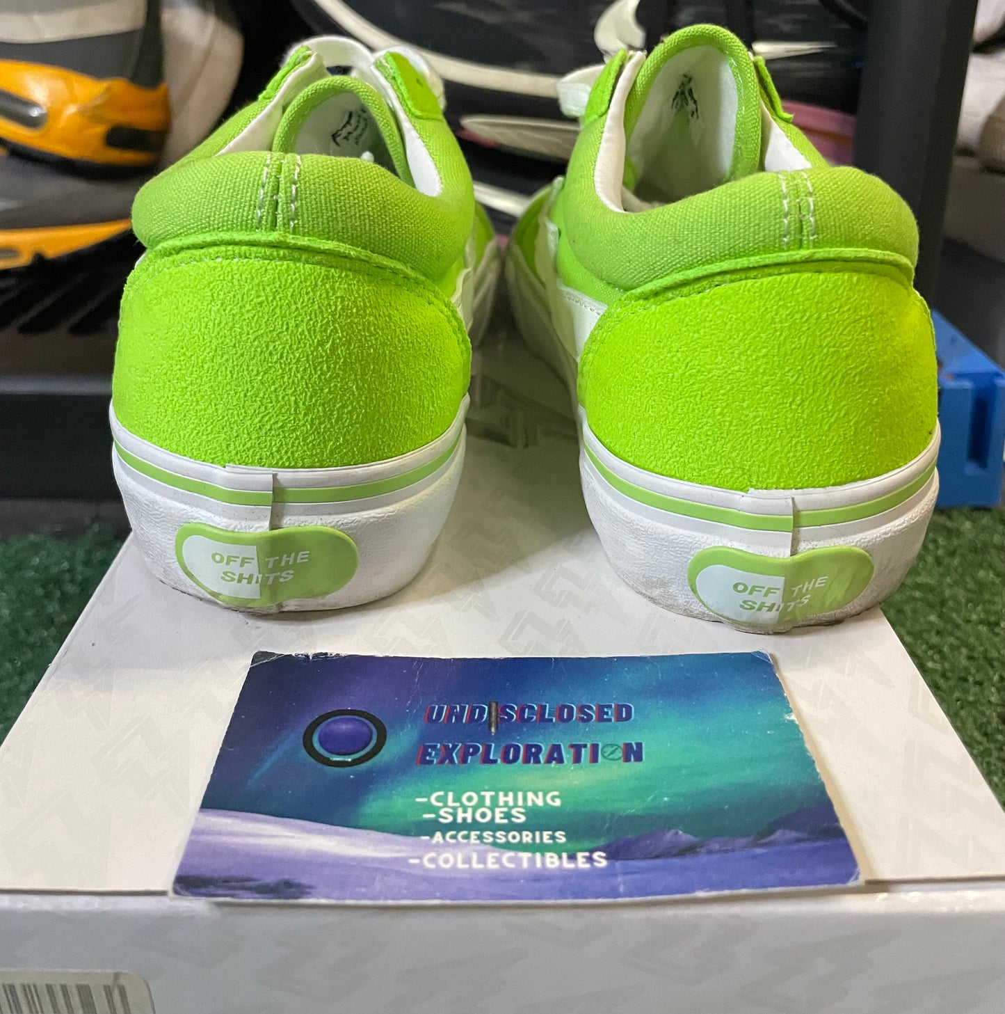 Revenge x Storm bolt green size 4men/5.5women