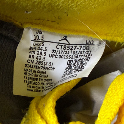 Jordan 4 Lightning 10.5 Men “Preowned”
