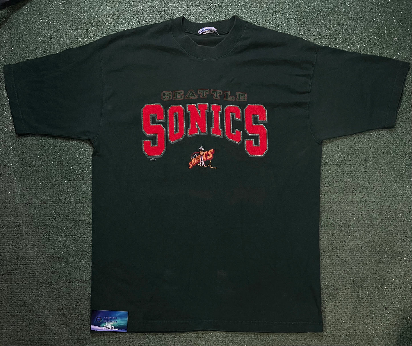 Vintage 1990s Seattle Sonics embroidered tee