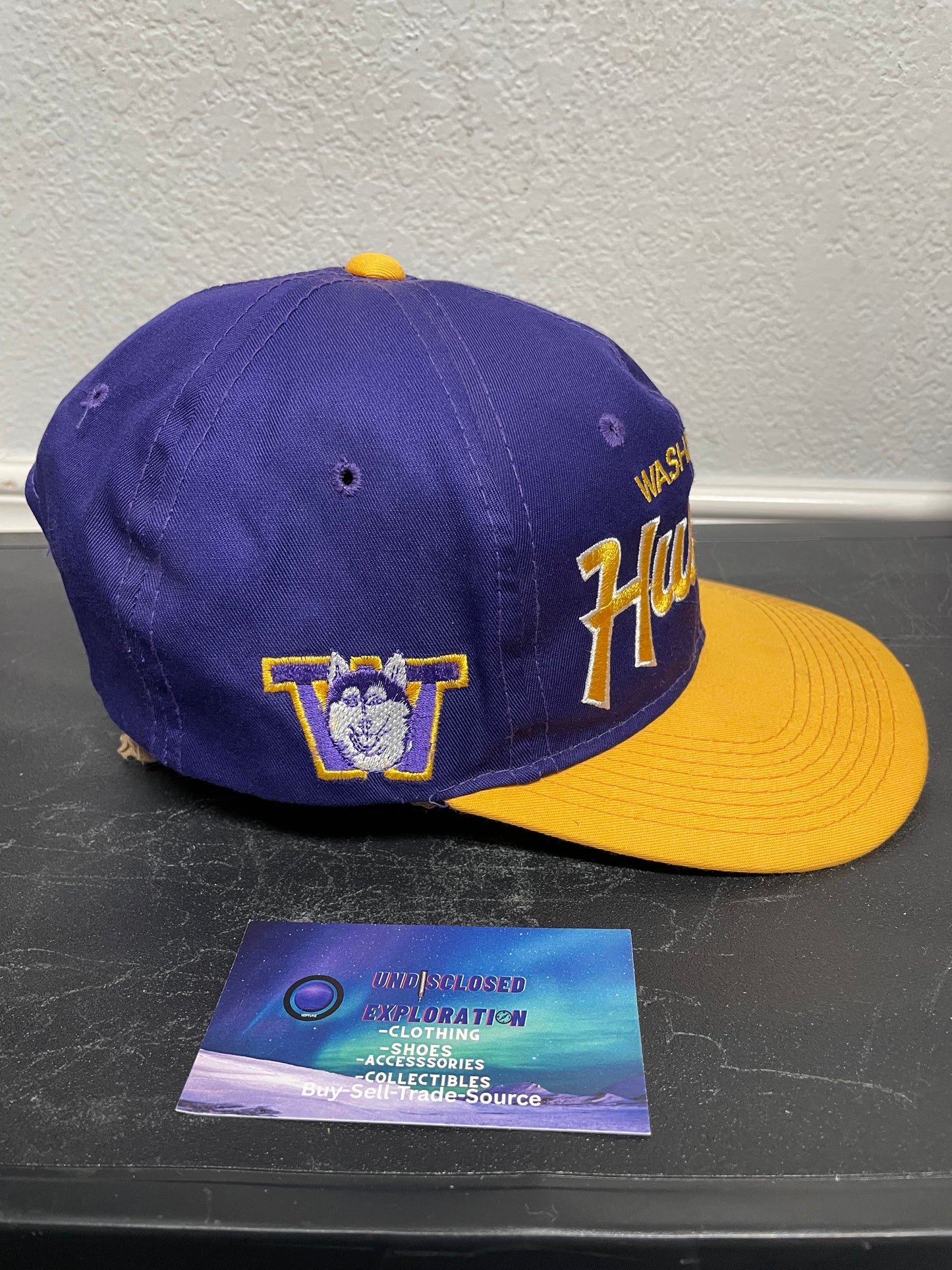 Vintage 1990s UW university of Washington Huskies sports specialties script hat