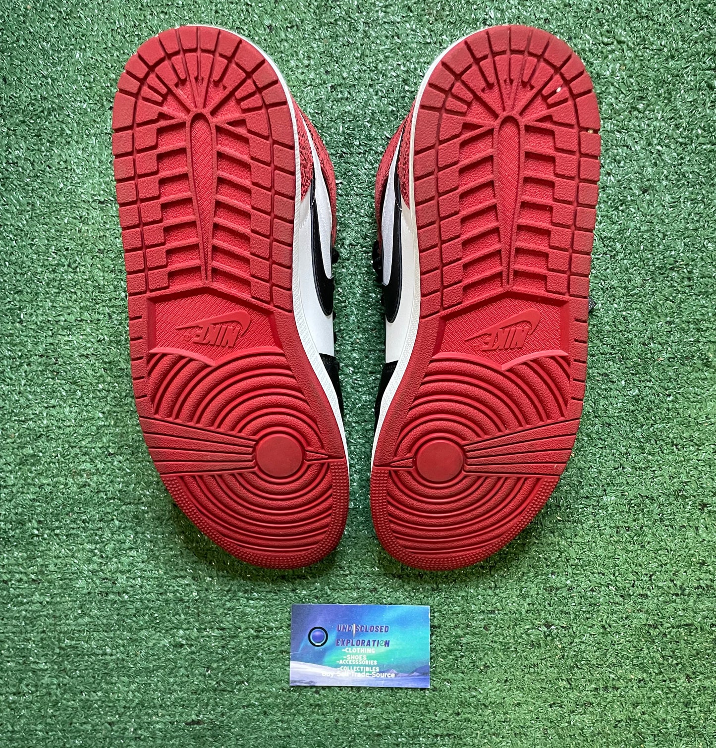 Air Jordan 1 high ruby size 9men/10.5women