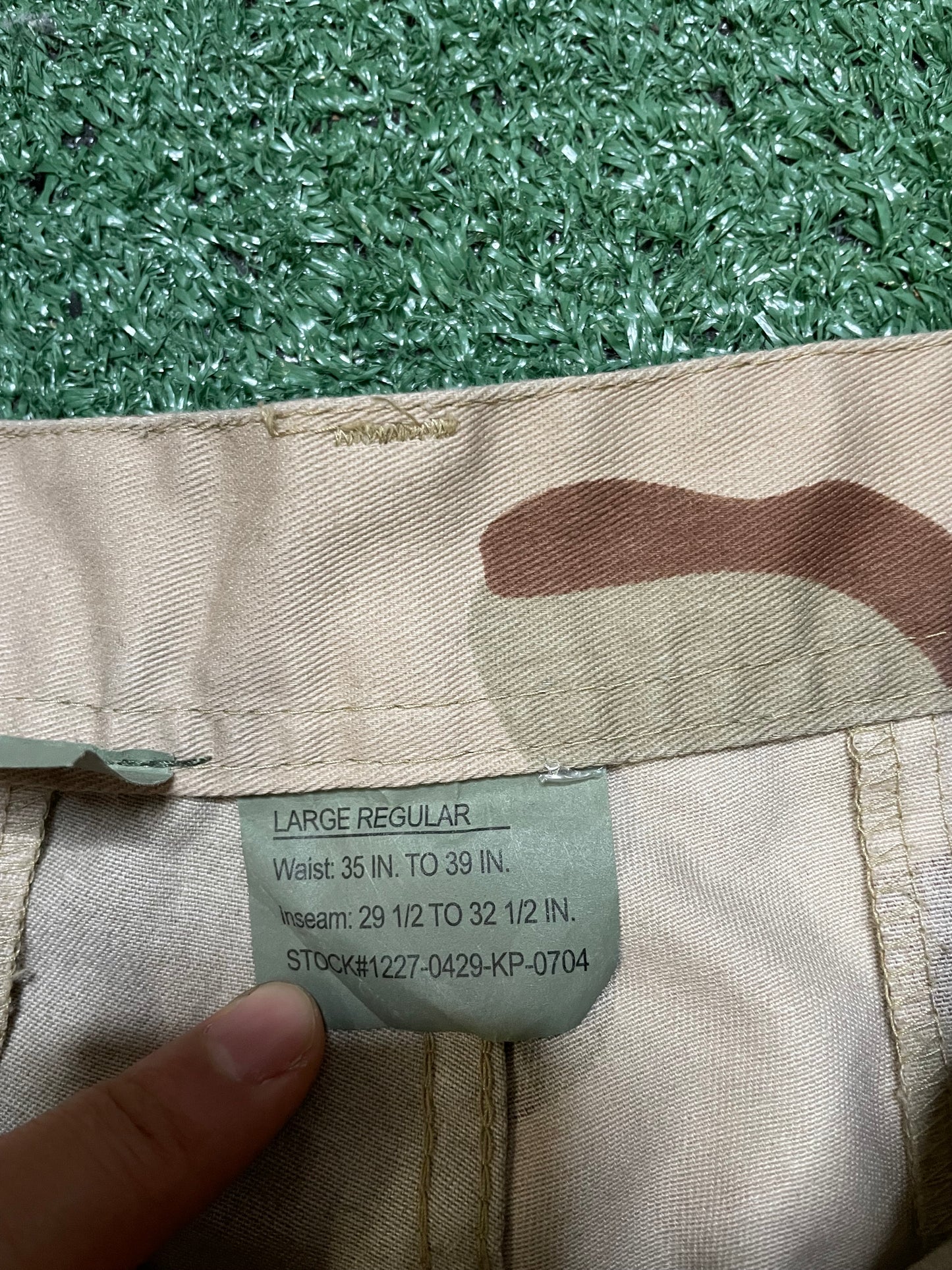 Gv Gallery Raspberry Hills dessert camo cargo pants