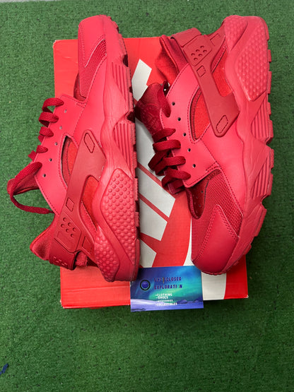 Nike air huarache triple red size 10.5men/12women