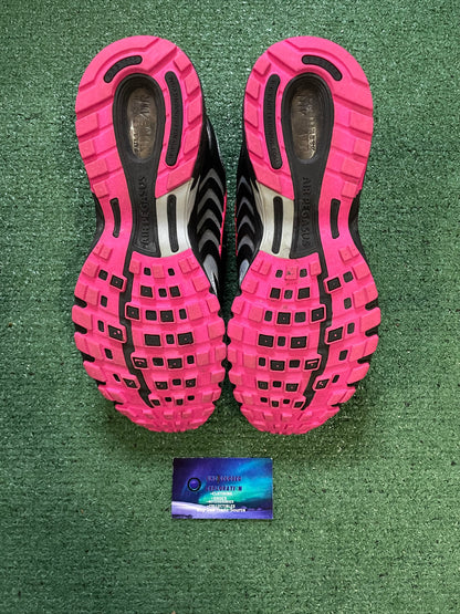 Nike air Pegasus black pink blast size 10men/11.5women