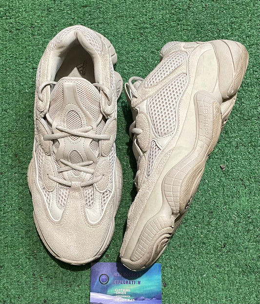 Yeezy 500 blush size 10men/11.5women