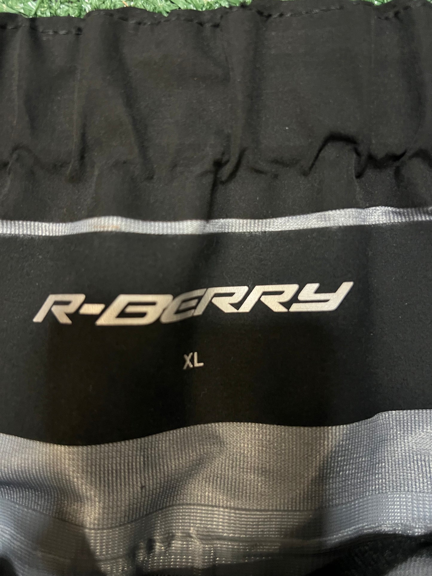Gv Gallery Raspberry hills black rain pants