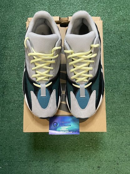 Yeezy Boost 700 waverunner size 8.5men/10women