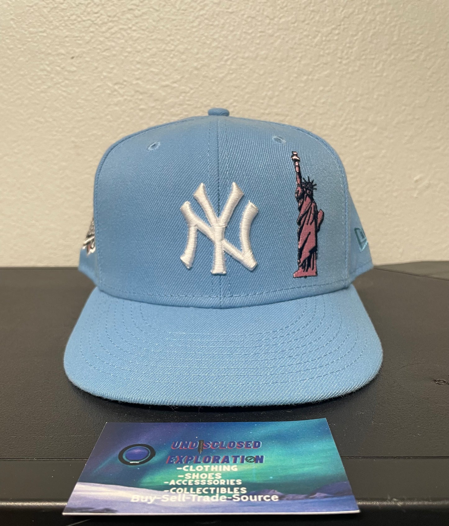 New York Yankees Statue of Liberty light fitted hat