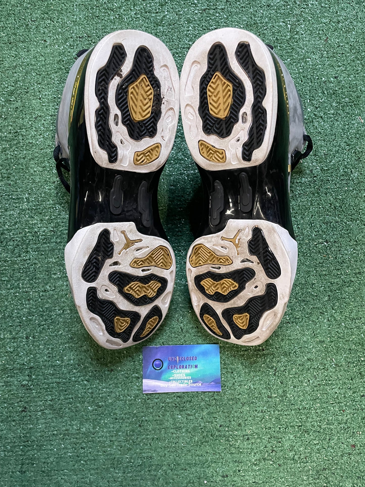 Jordan 17 trophy room size 10.5men/12women