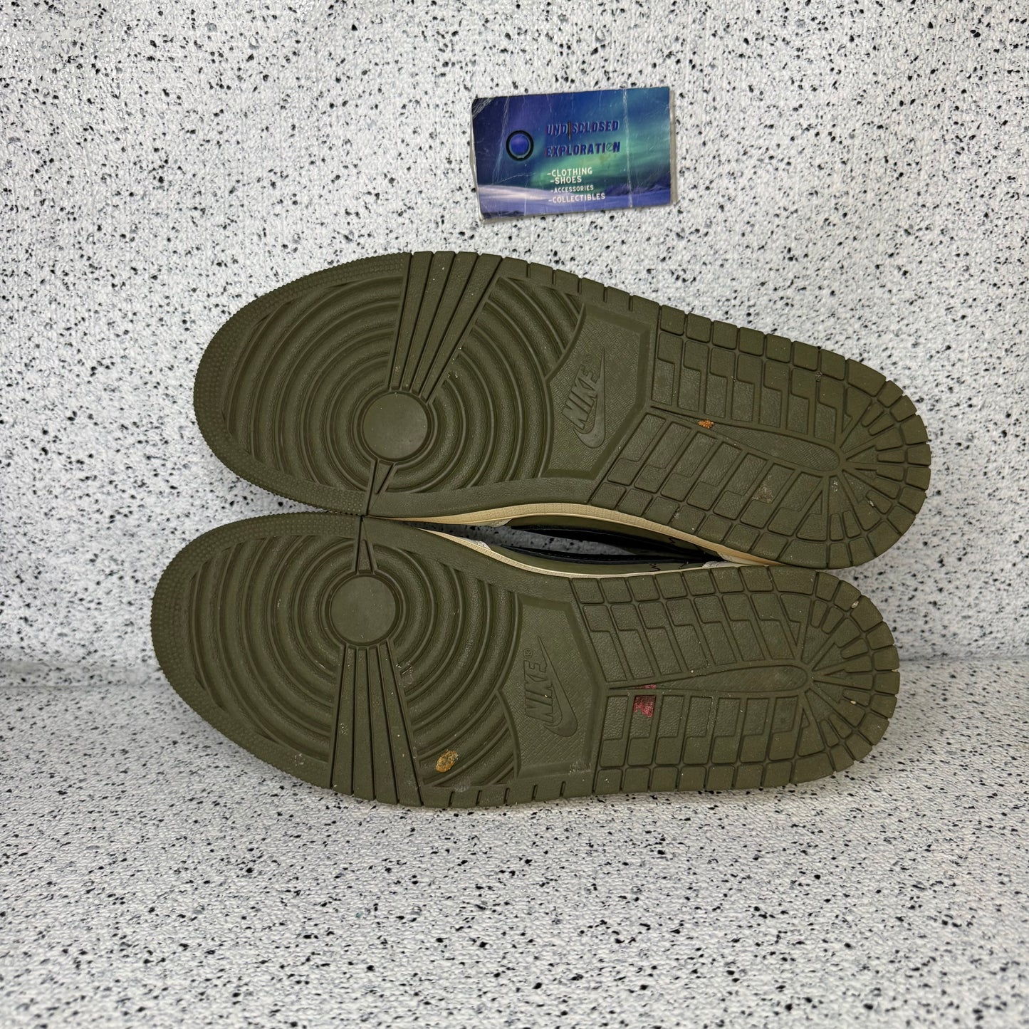 Jordan 1 Low Travis Scott Medium Olive 10 Men “Preowned”