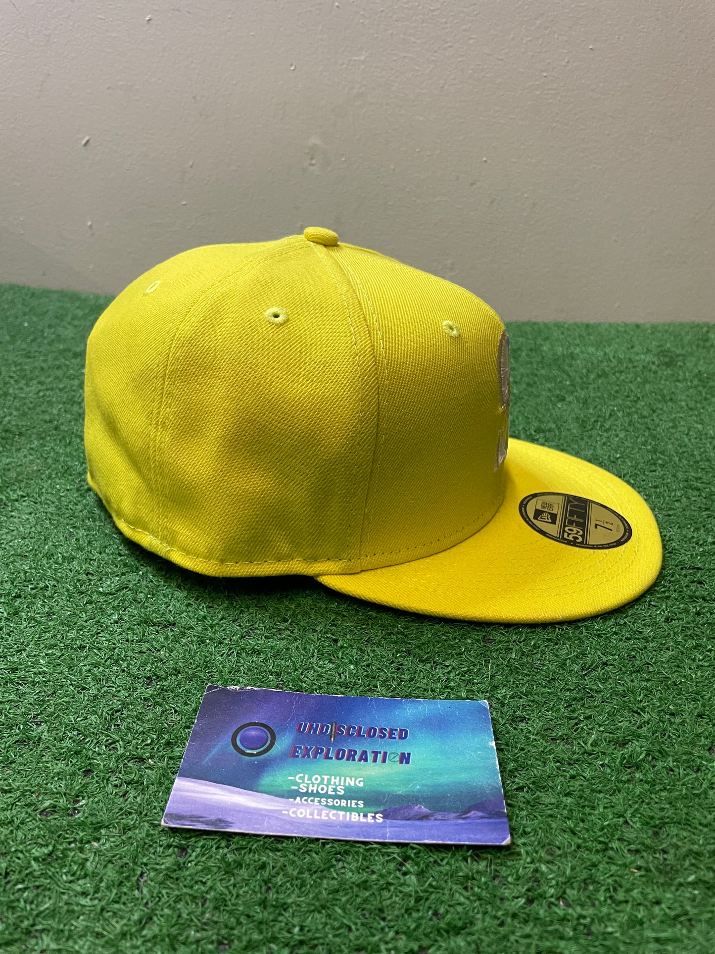 Seattle Mariners yellow fitted hat