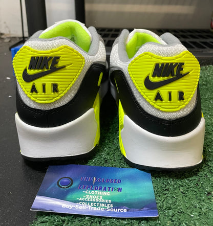 Nike Air Max 90 volt size 10men/11.5women