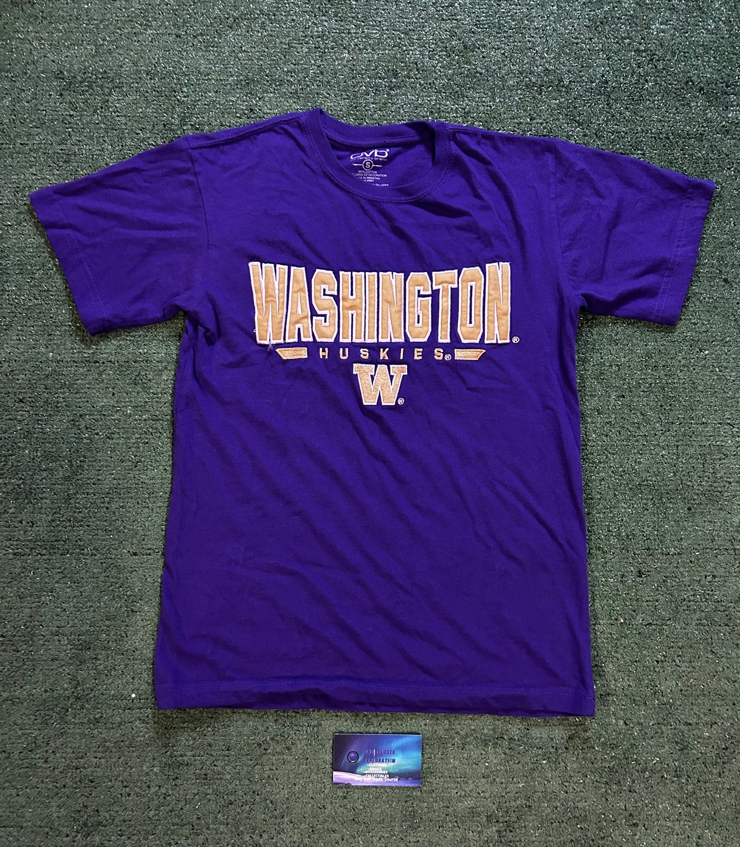 University of Washington UW huskies embroidered tee
