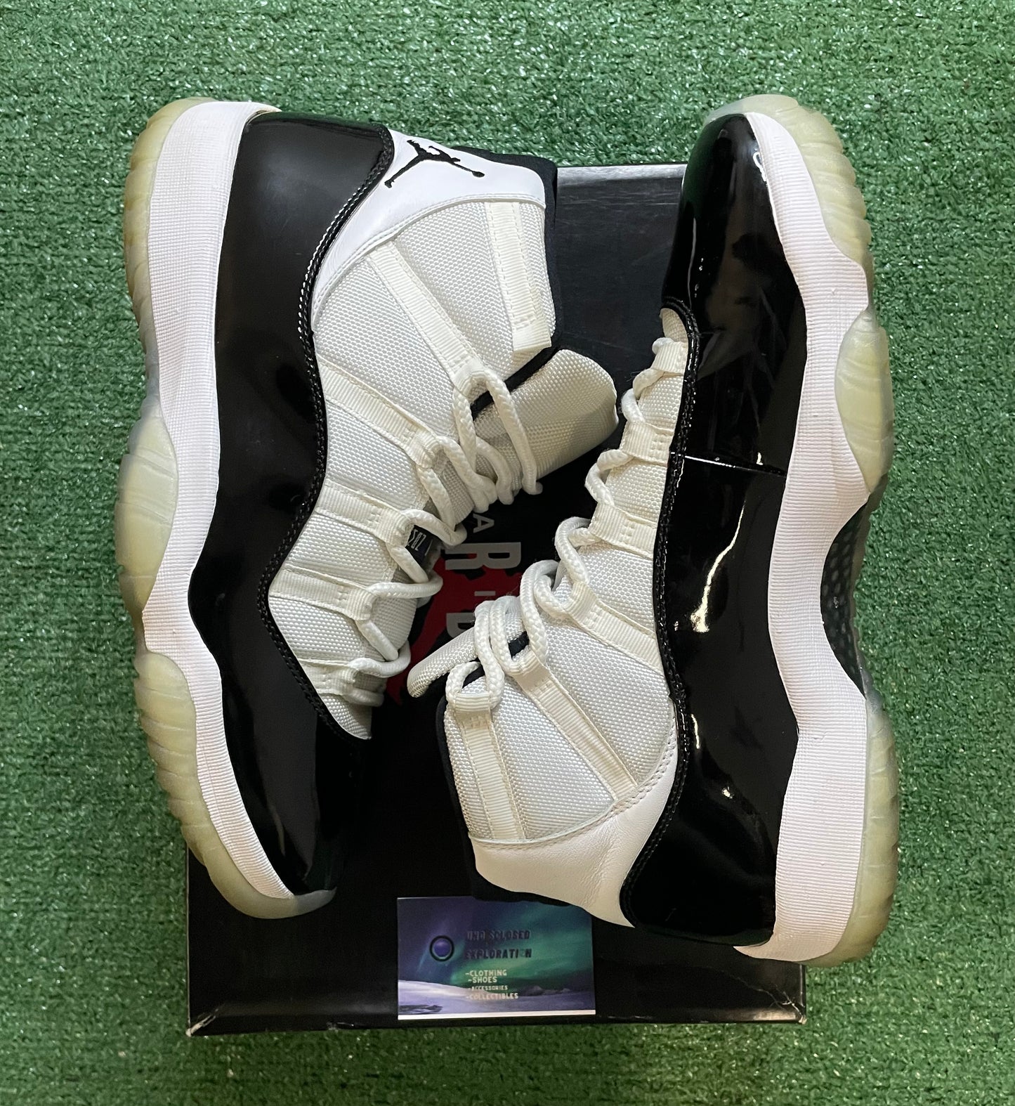 Air Jordan 11 concord size 11men/12.5women
