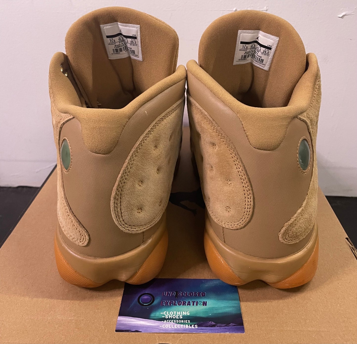 Jordan 13 Wheat size 11.5men/13women