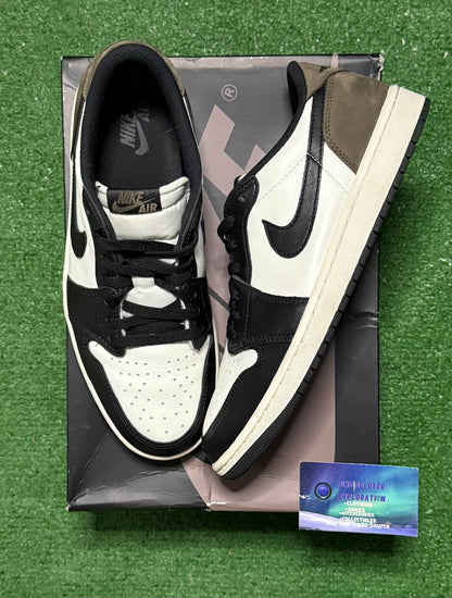 Jordan 1 Low Mocha 10.5 Men/12 Women “Preowned”