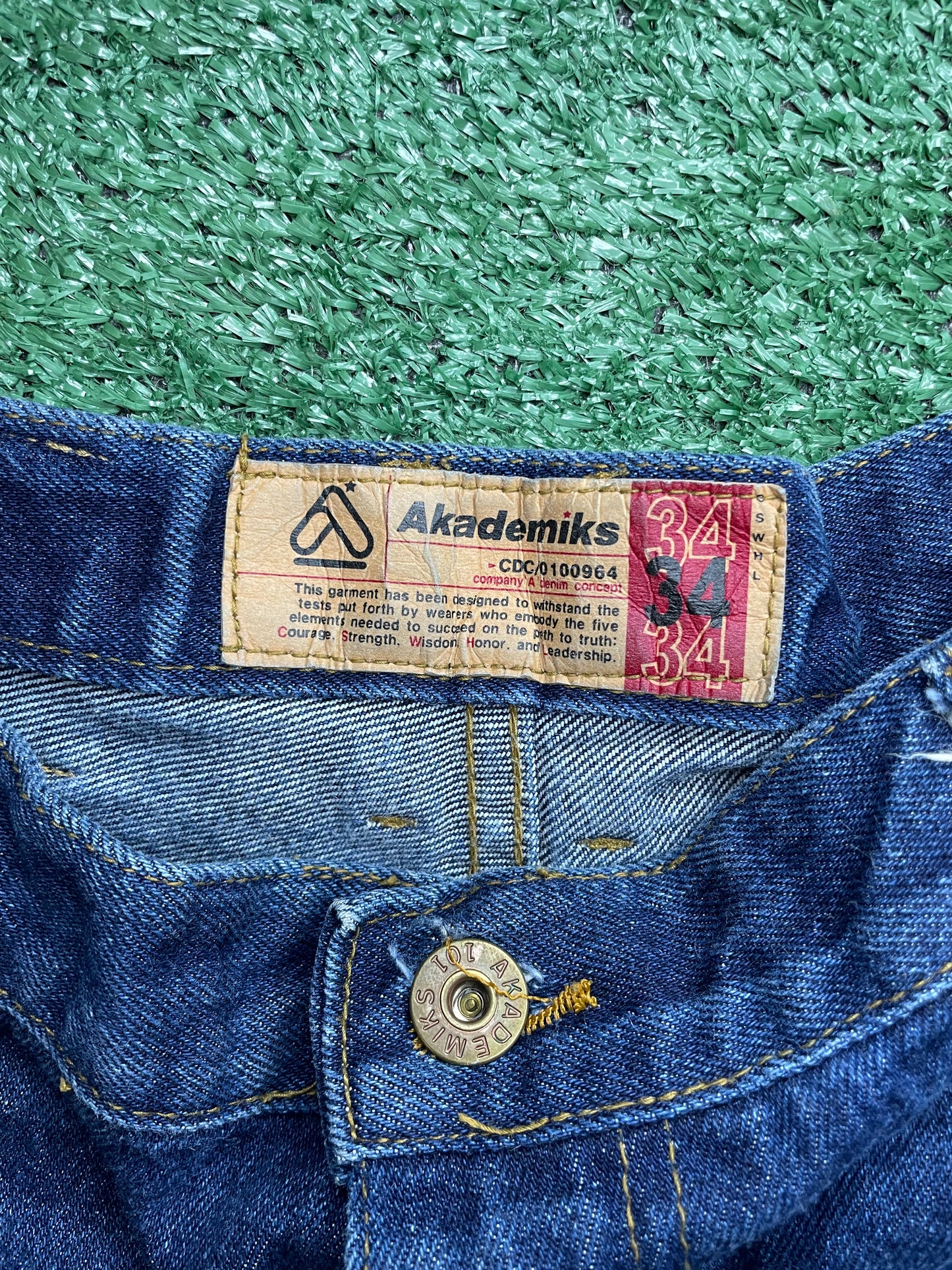 Vintage 2000s Akademiks Jean shorts