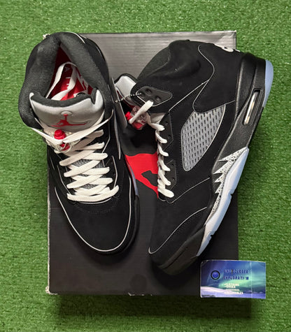 Jordan 5 Metallic Reimagined 10.5 Men/12 Women “Preowned”