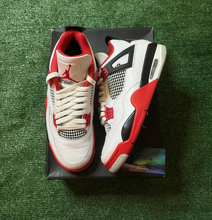 Air Jordan 4 Fire Red 2020 size 8men/9.5women