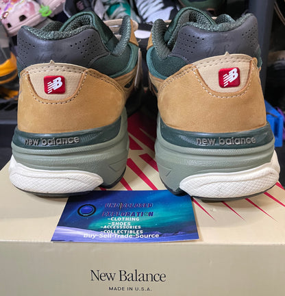 New Balance 990v3 Teddy Santis green & tan size 12men/13.5women