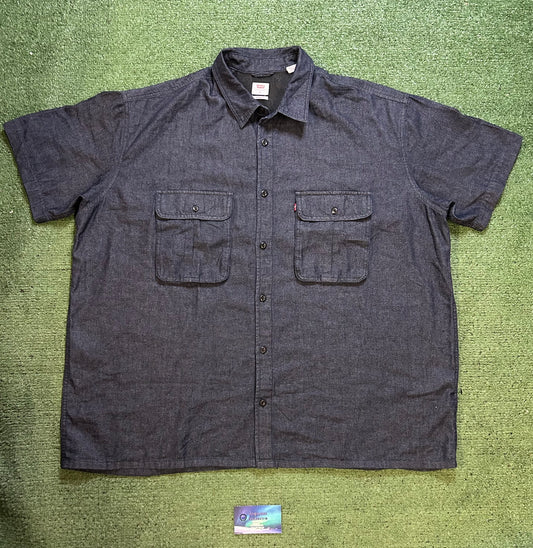 Levi’s navy button up