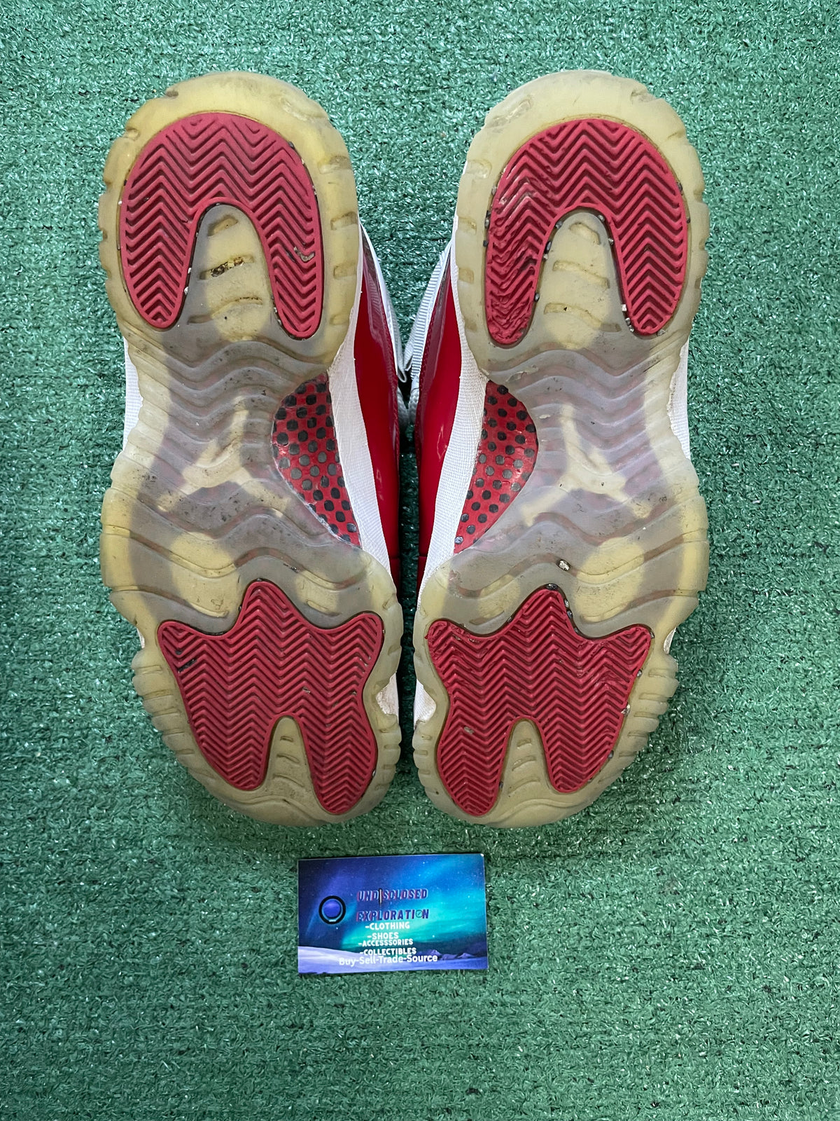 Air Jordan 11 cherry 2016 size 11men/12.5women