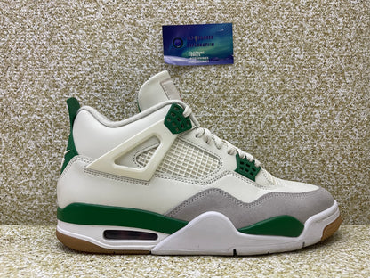 Jordan 4 Pine Green 10 Men/11.5 Women “Preowned”