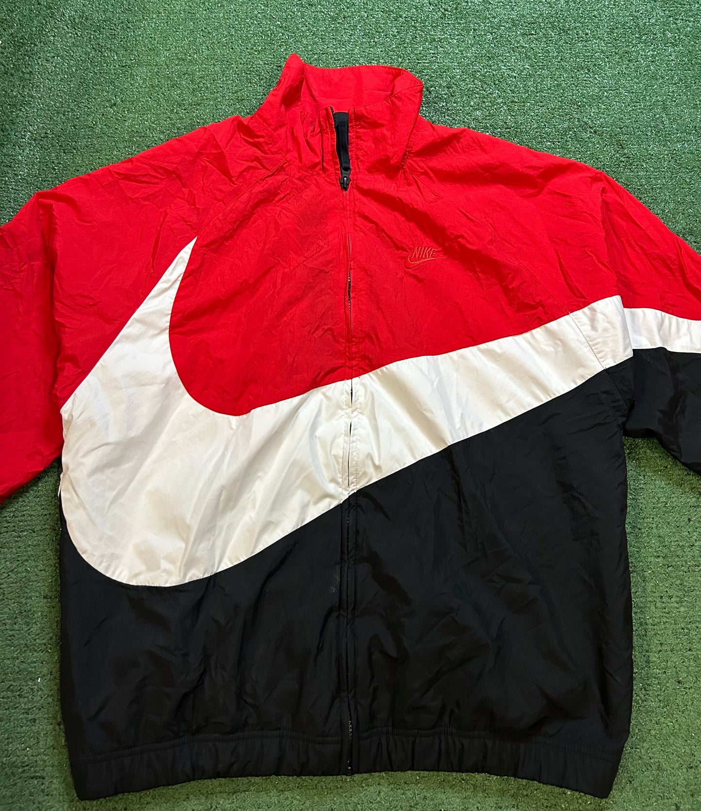 Nike swoosh black white red windbreaker jacket