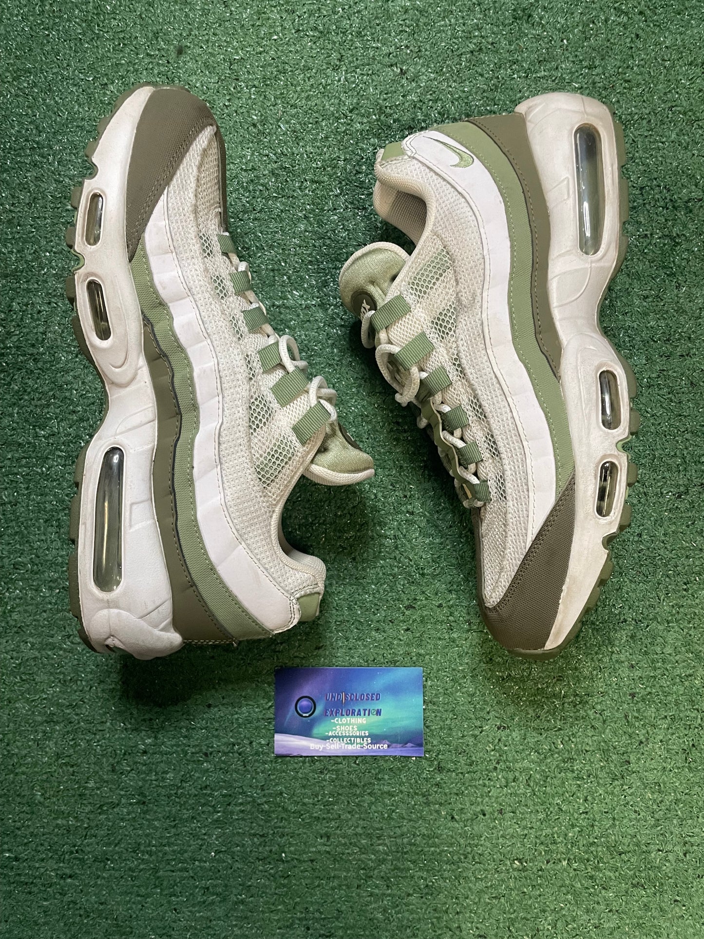 Nike air max 95 white oil green size 11men/12.5women
