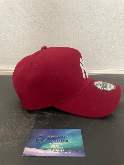 New York red Yankees hat