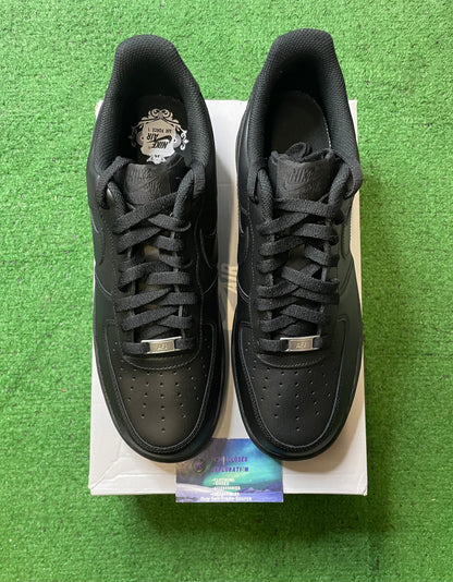 Nike Air Force 1 low triple black