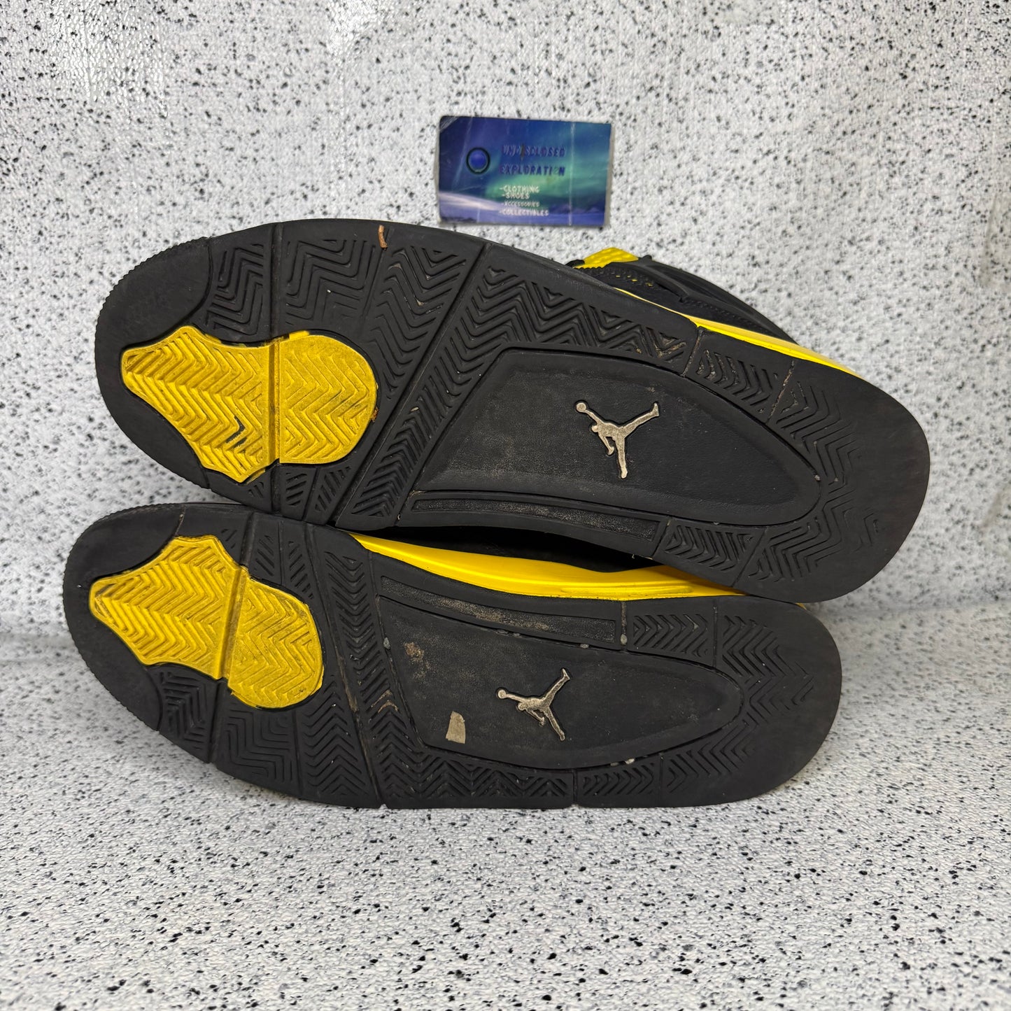 Jordan 4 Thunder 10.5 Men “Preowned”