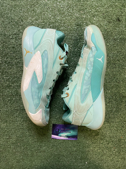 Jordan 2 Luka matador size 10men/11.5women