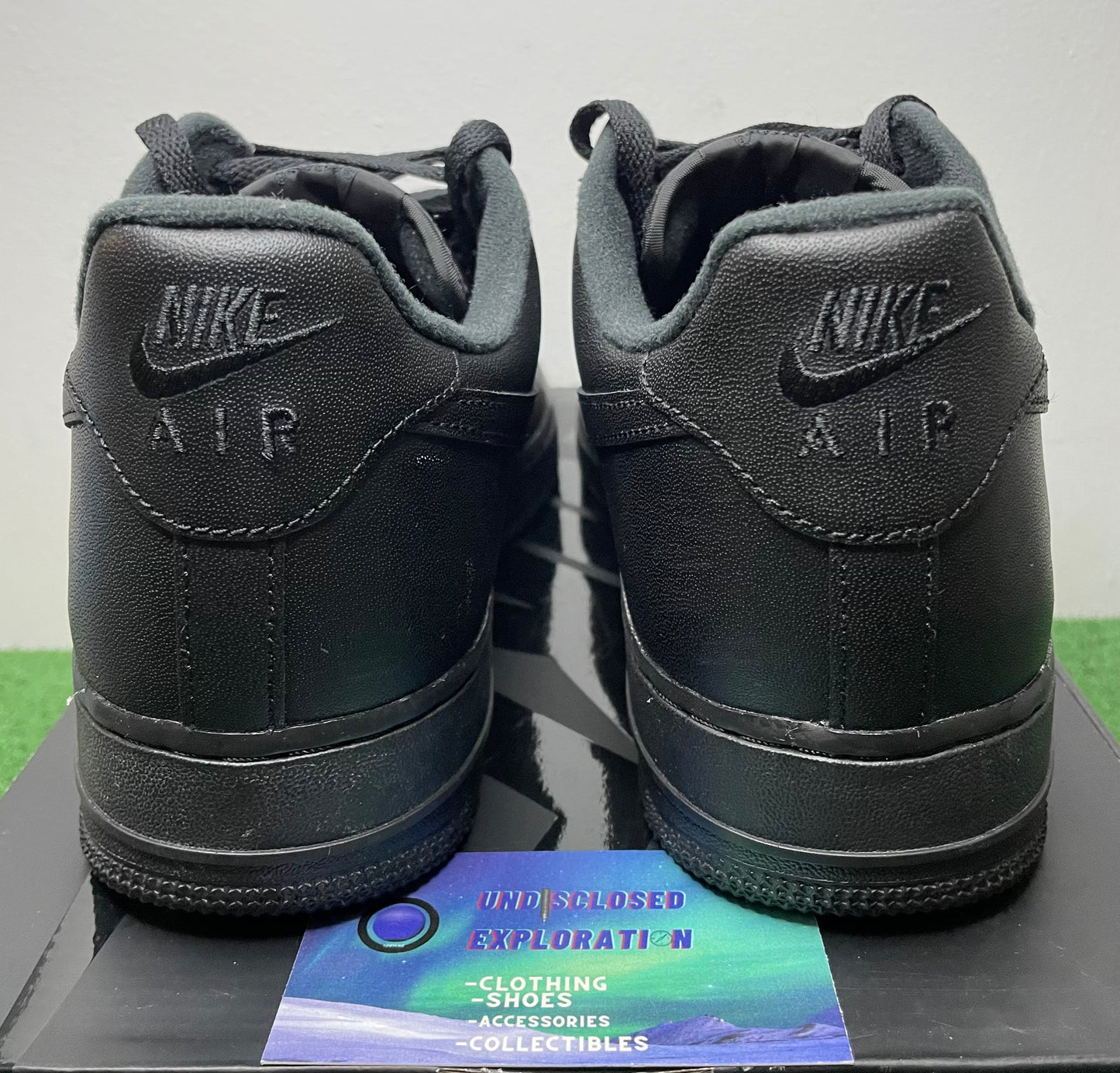 Nike Air Force 1 low supreme black size 10men/11.5women