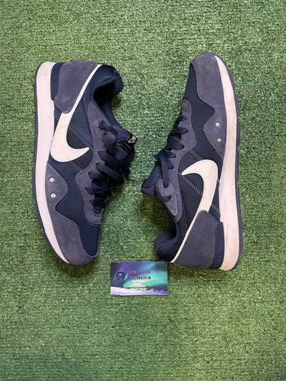 Nike venture runner midnight navy size 10men/11.5women