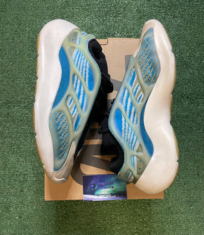 Yeezy 700 Azareth V3 size 10.5men/12women