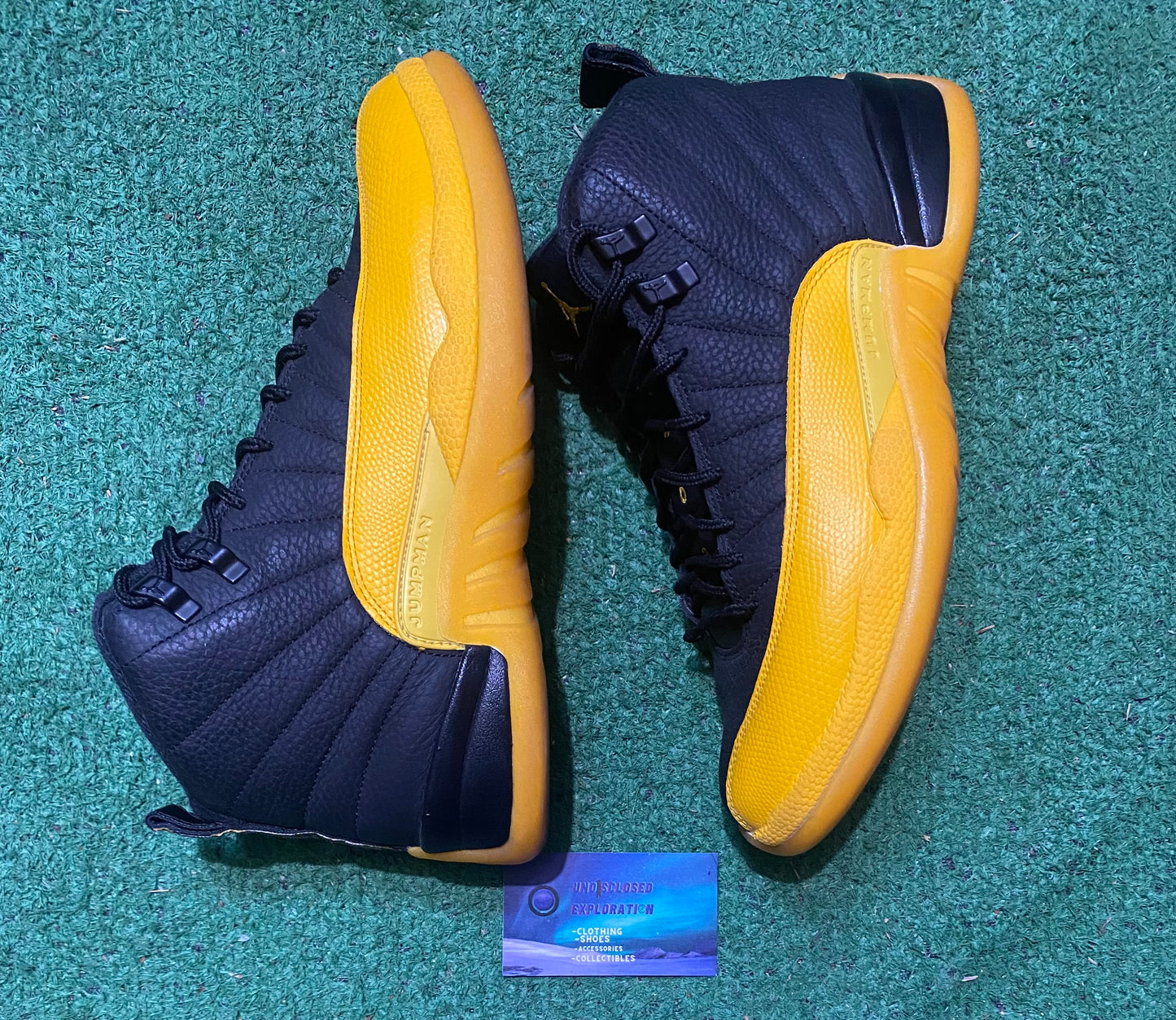 Jordan 12 black university gold  size 8.5men/10women