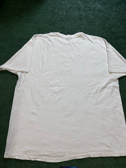 Vintage 1990s Saudi Arabia riydah American embassy tee