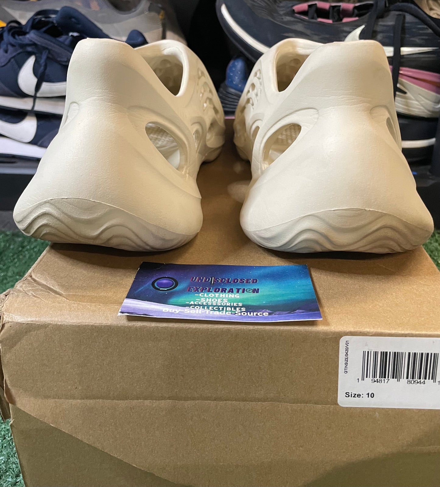 Yeezy foam runner sand size 10men/11.5women