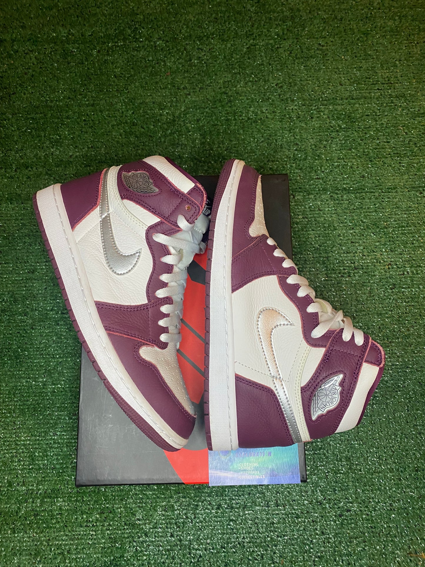 Jordan 1 high bordeaux size 8men/9.5women